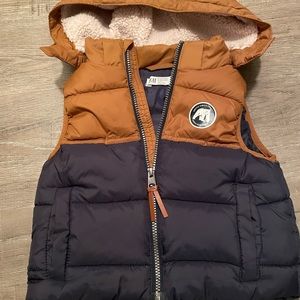 H&M toddler boy puffer vest 3-4 years
